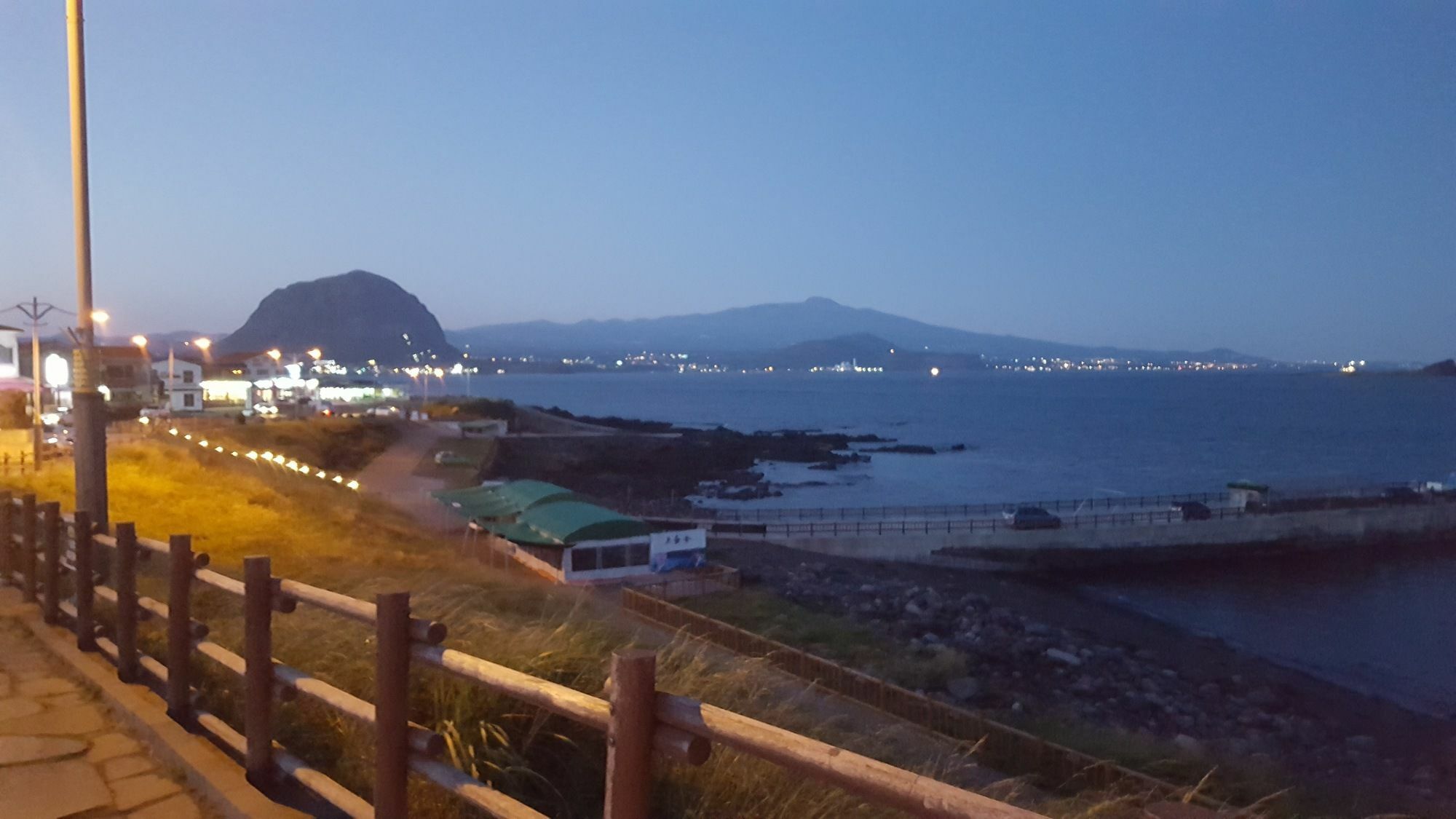 Wind Jeju Cafe & Pension Seogwipo Exterior photo