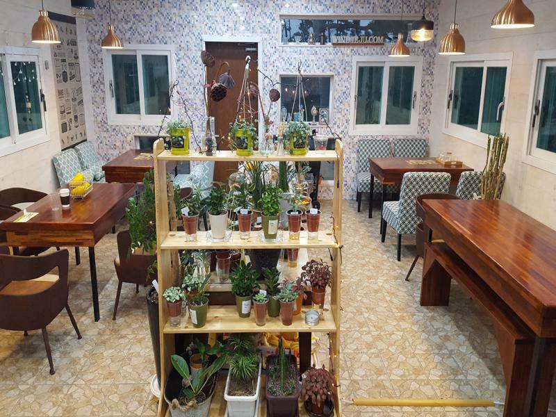 Wind Jeju Cafe & Pension Seogwipo Exterior photo